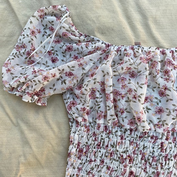 Off the shoulder floral top - Picture 2 of 4